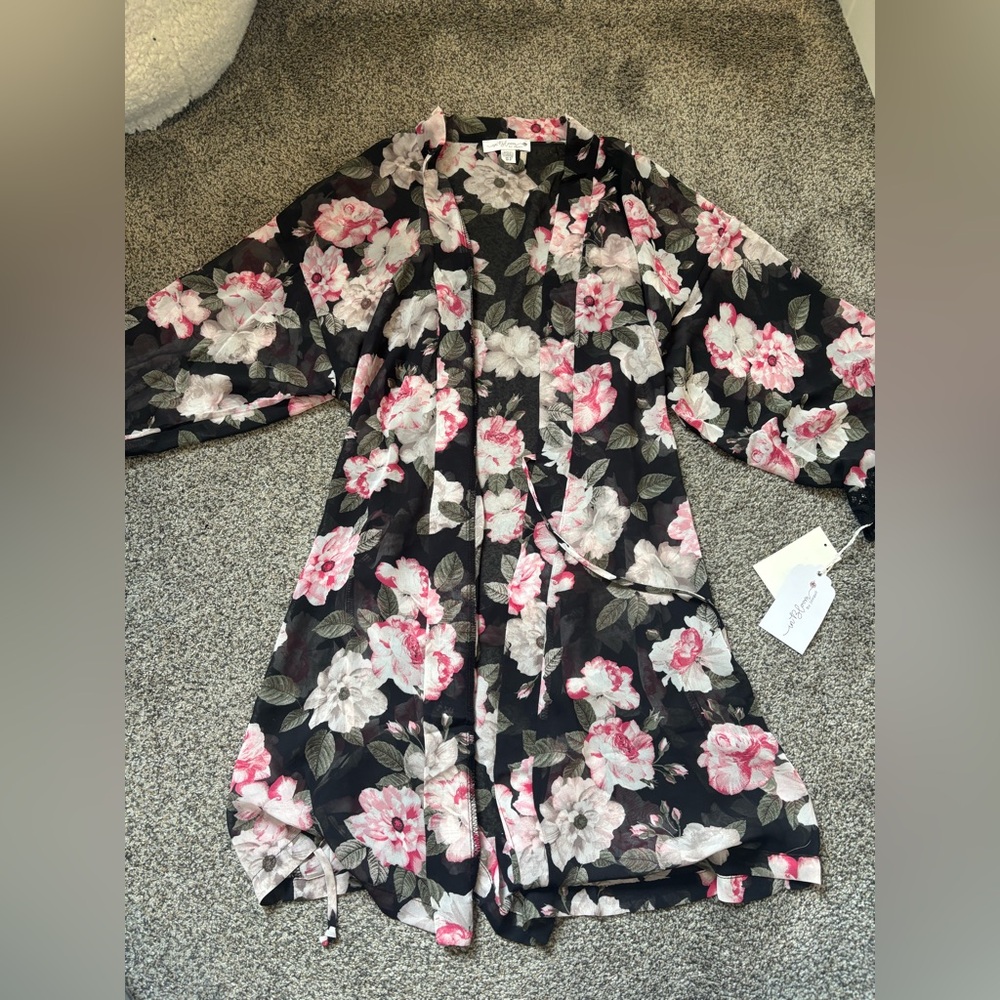 In Bloom Floral Lace Wrap Robe